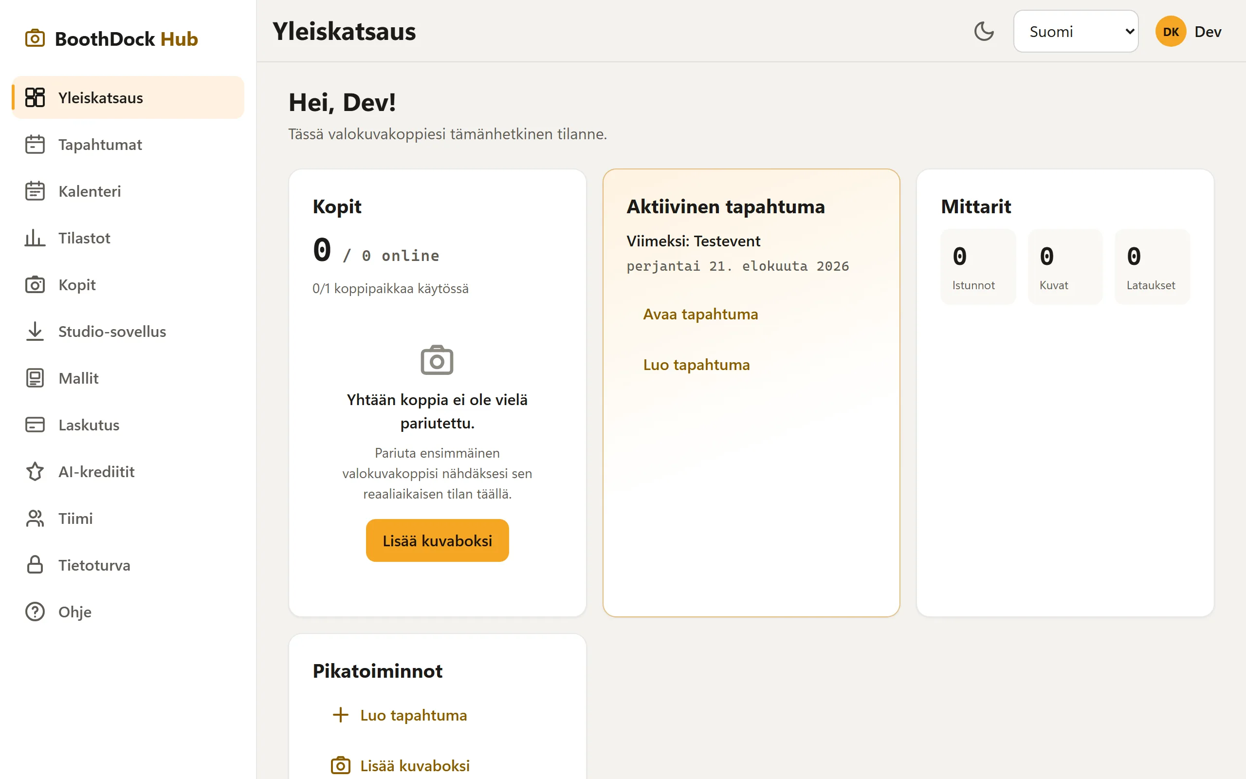 Hub-ohjaamo: Boxit, aktiivinen tapahtuma ja tunnusluvut yhdellä silmäyksellä