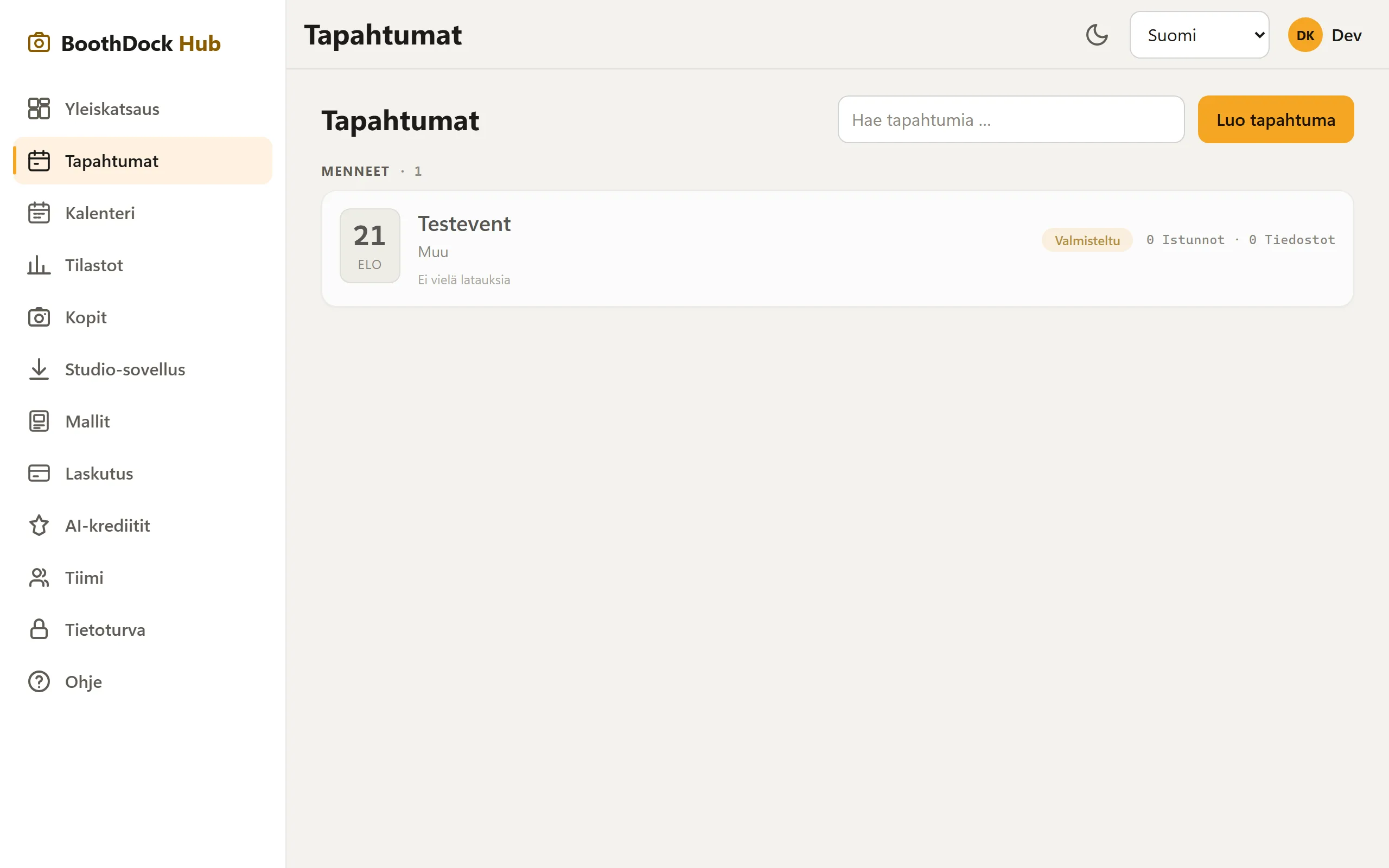 Hubin tapahtumaluettelo huomionauhalla ja „Luo tapahtuma" -painikkeella
