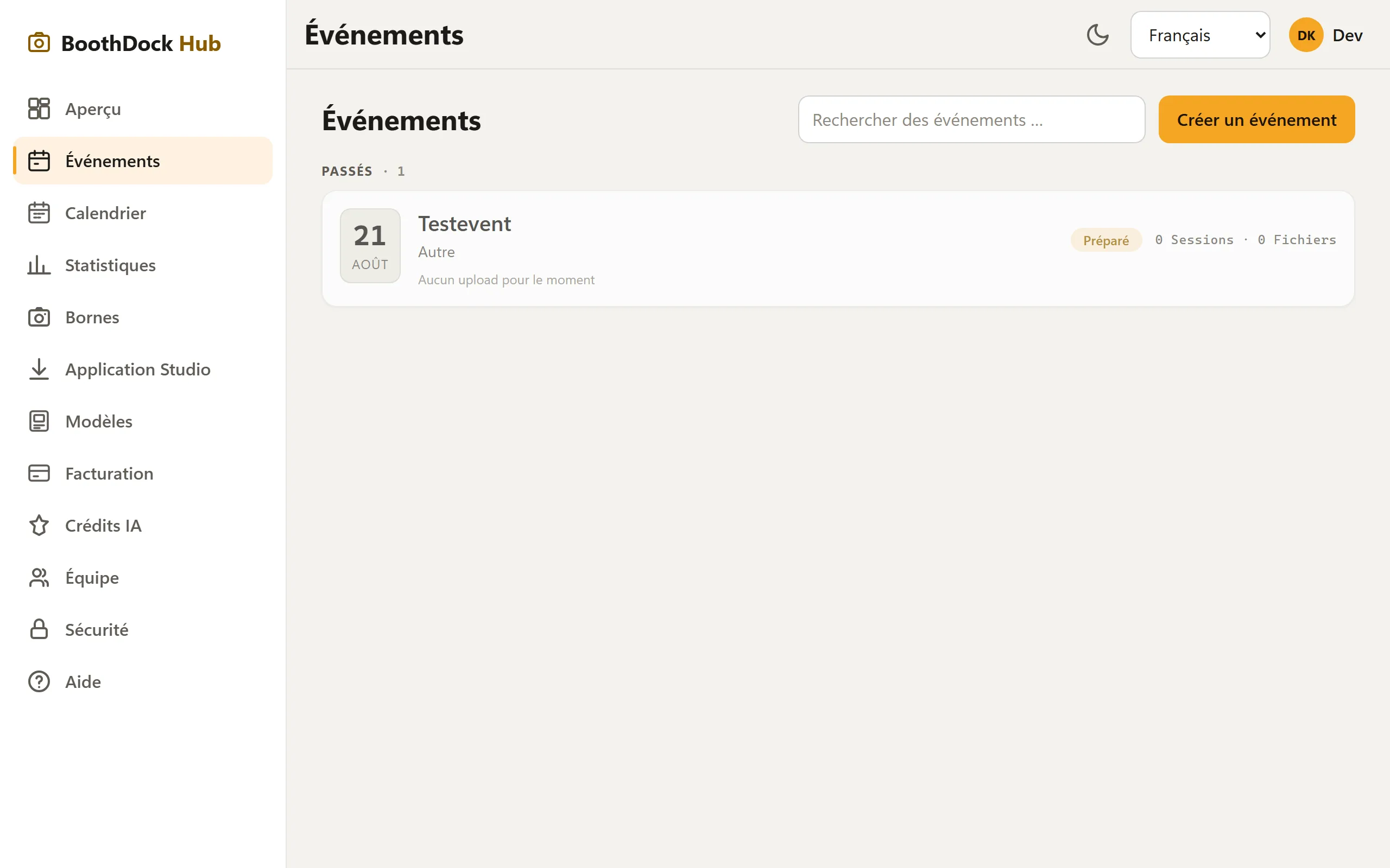 La liste des événements dans le Hub avec bandeau d'attention et « Créer un événement »