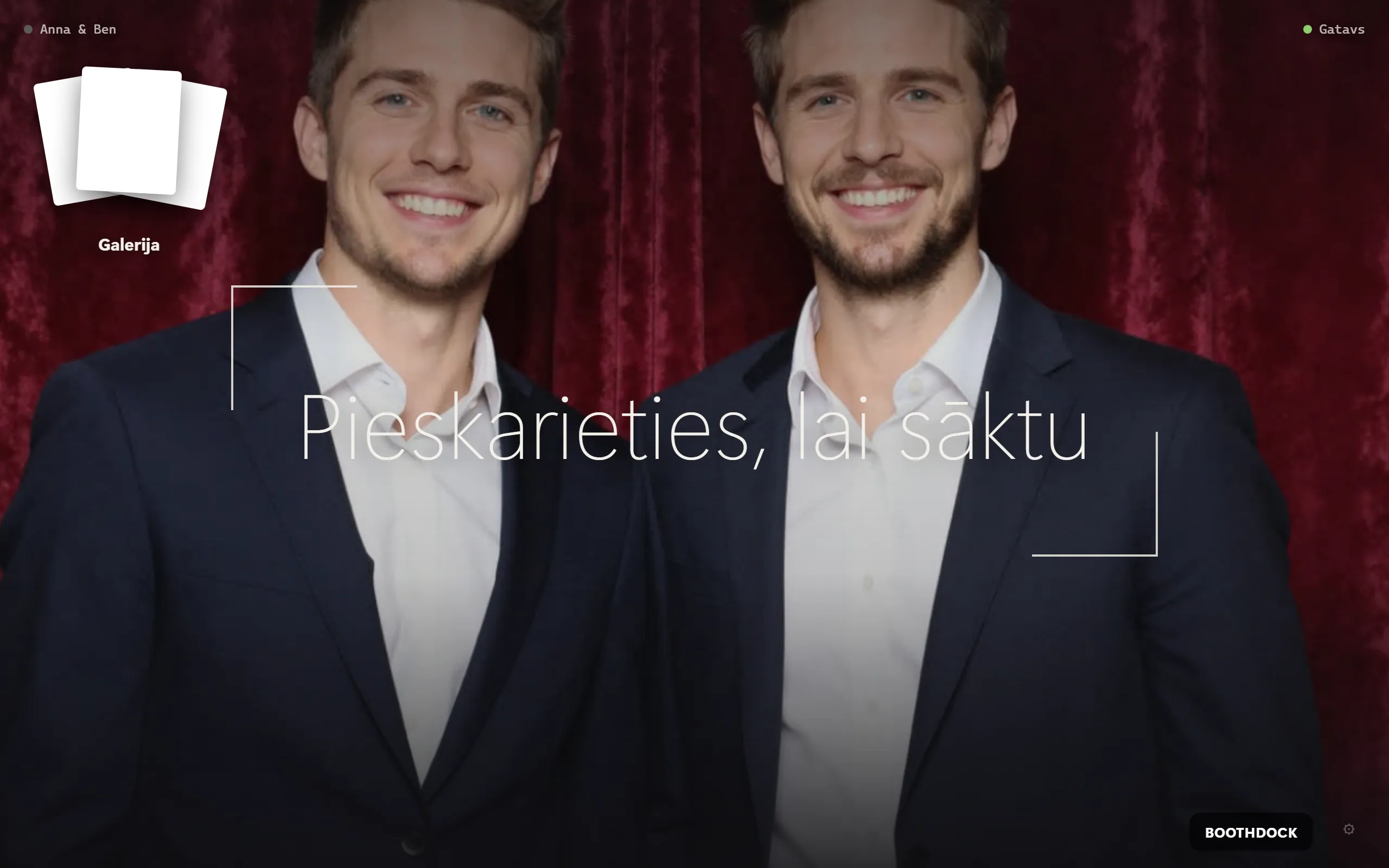 Viesu kiosks pie fotobokša: "Pieskarieties, lai sāktu" ar tiešraides priekšskatījumu