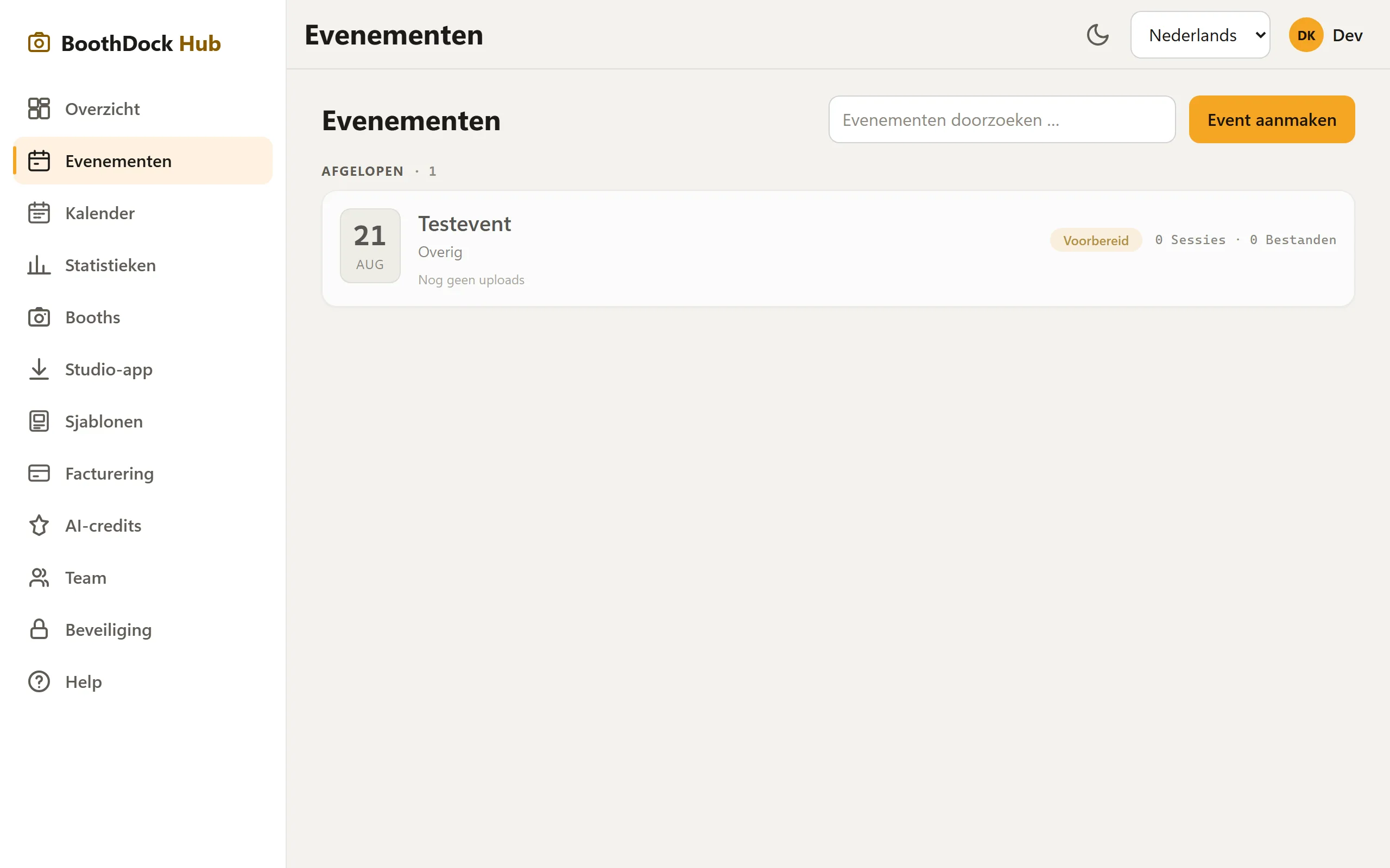 De evenementenlijst in de Hub met aandachtsbalk en „Evenement aanmaken"