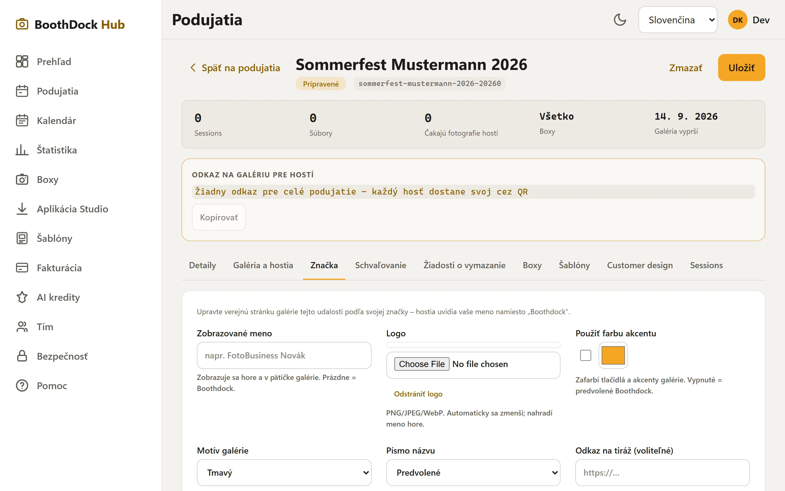 Karta „Značka": zobrazované meno, logo, zvýrazňovacia farba, dizajn a písmo nadpisu